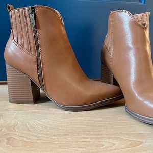 Indigo Rd. Tan Boots 6.5
